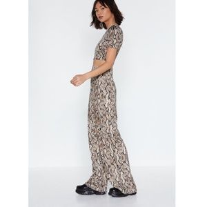 Snake Set Crop Top and Wide-Leg Pants Set
